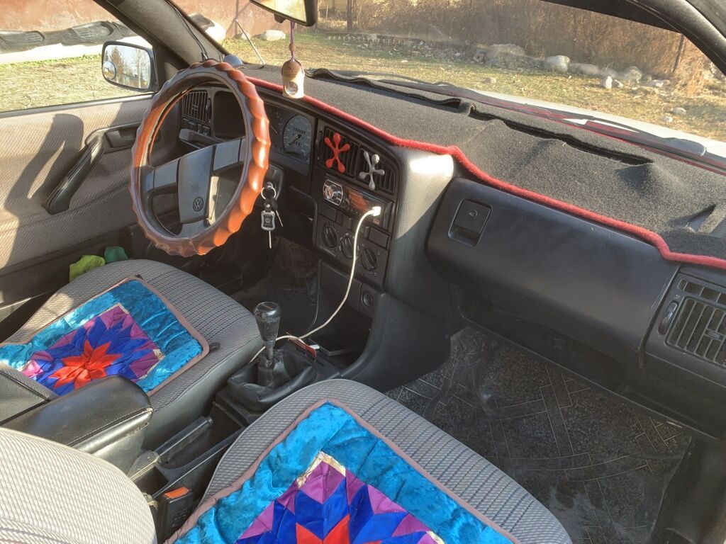 Volkswagen Passat: 1989 г., 1.8 л, Механика, Бензин, Седан: фото 7