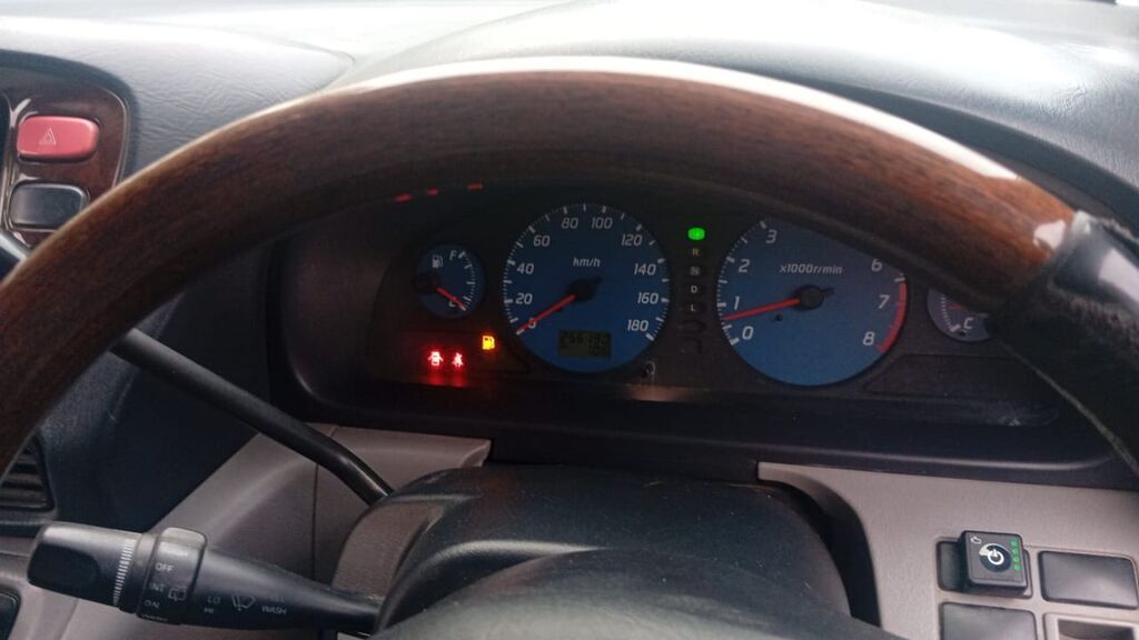 Nissan Serena: 2000 г., 2 л, Вариатор, Газ, Минивэн: фото 5