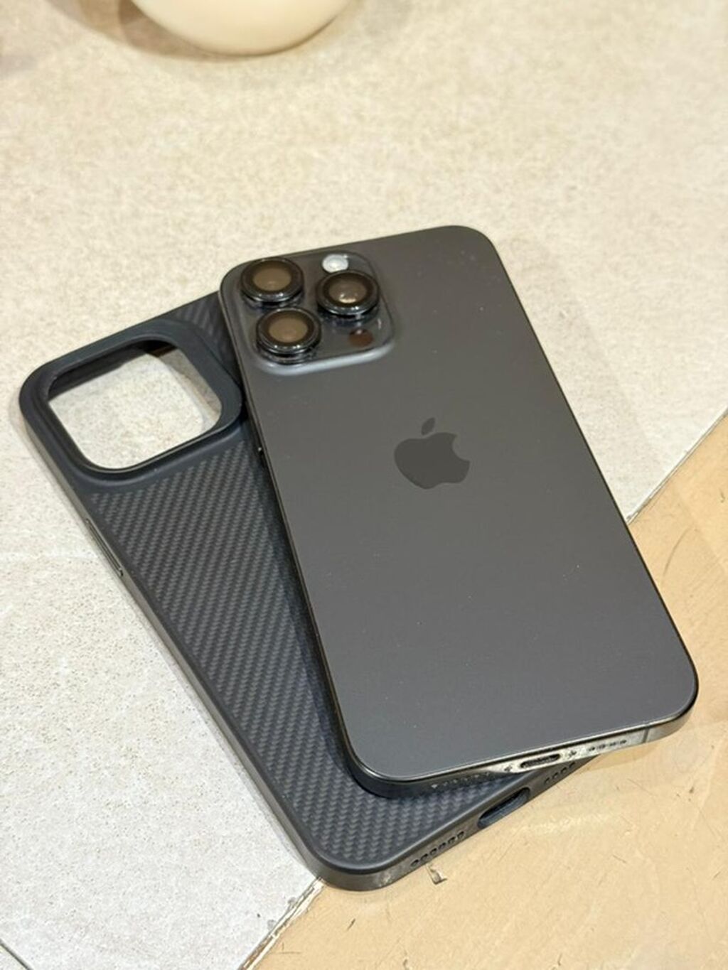 IPhone 15 Pro Max, Б/у, 512 ГБ, Black Titanium, Чехол, 90 %: фото 1