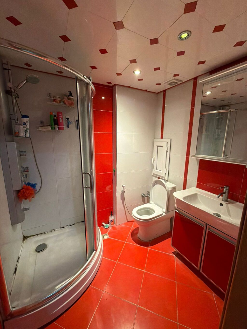 🏢 ƏCƏMİDƏ 2 OTAQLI ƏŞYALI OFİS 📍 Ünvan: Əcəmi, Zərifə parkına yaxın 🚌