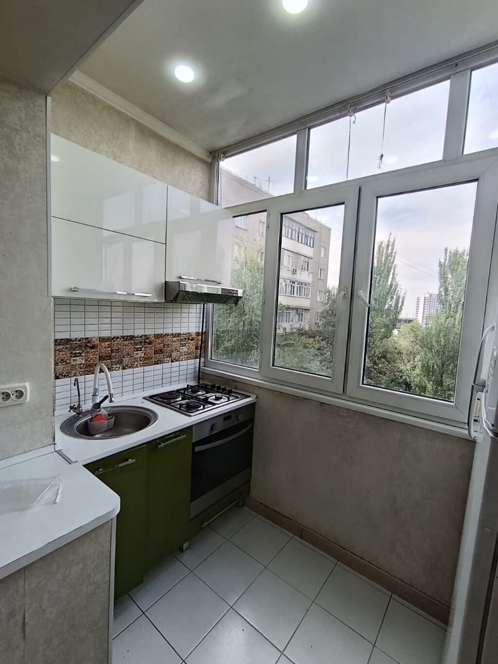 3 комнаты, 67 м², 106 серия, 6 этаж, Старый ремонт