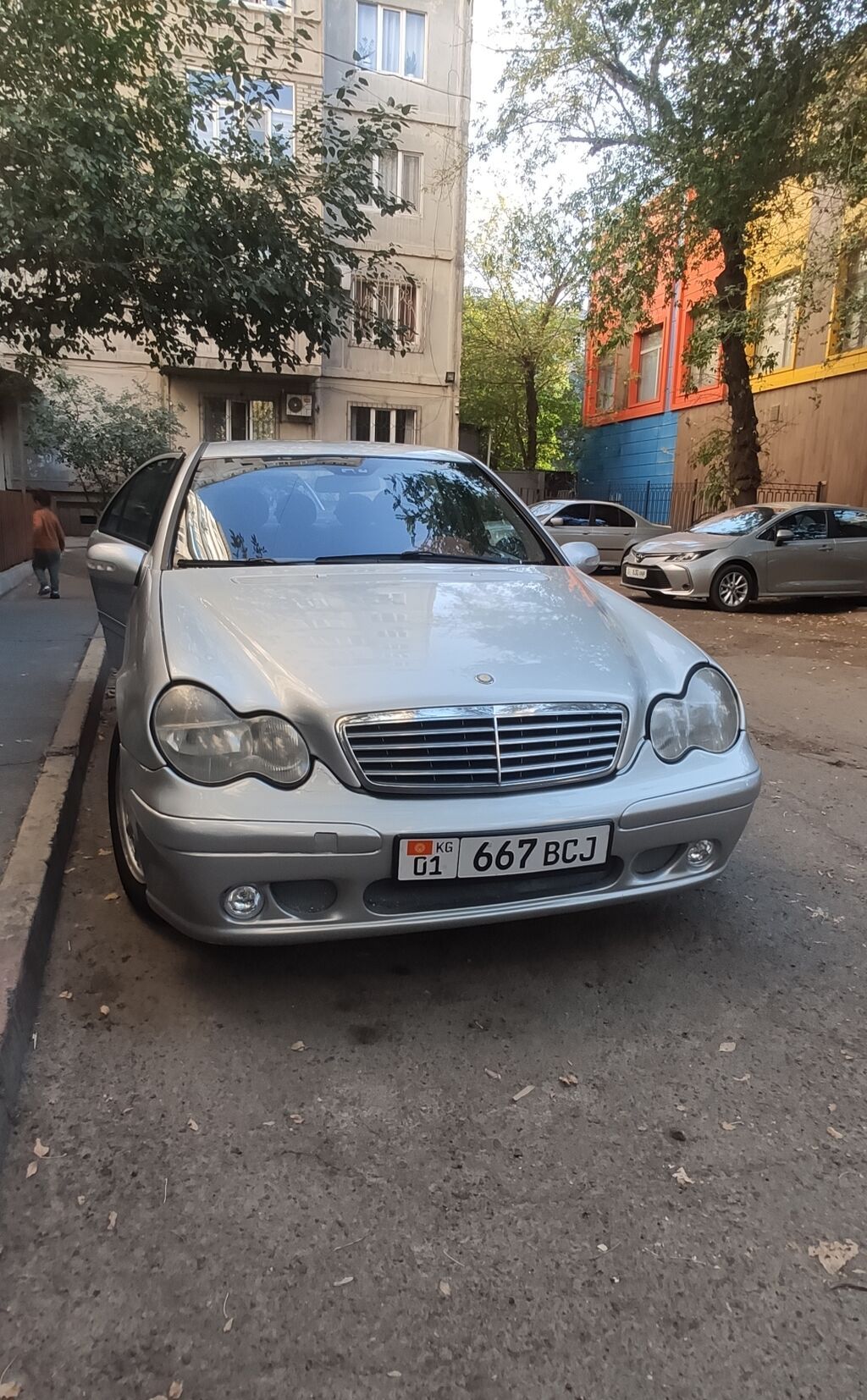 Mercedes-Benz C-Class: 2001 г., 2 л, Механика, Бензин, Седан: фото 2