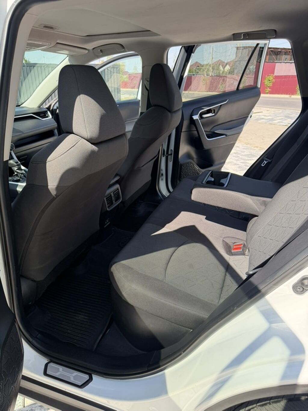 Toyota RAV4: 2021 г., 2.5 л, Вариатор, Гибрид, Кроссовер: фото 7