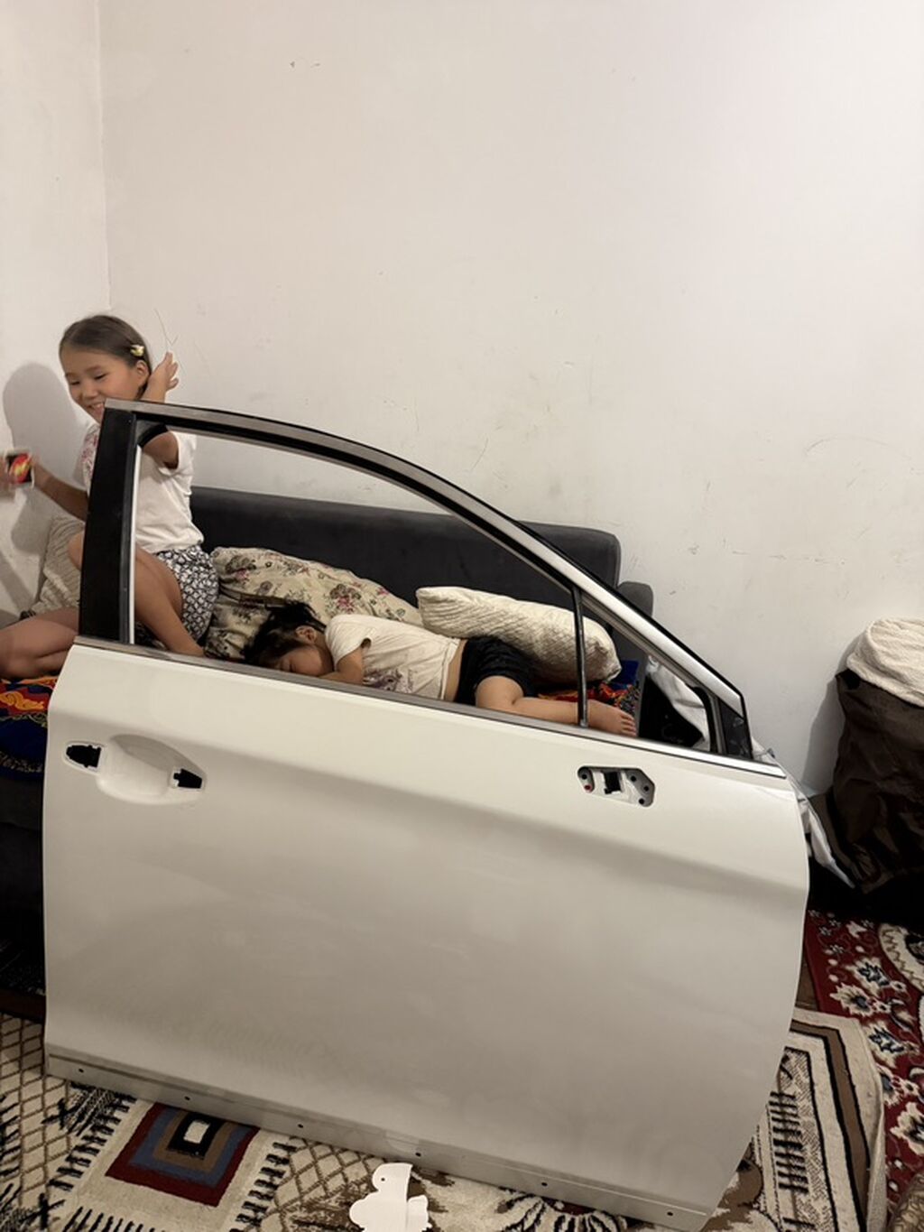 Продается передняя правая дверь на Subaru Outback. Б/у, в хорошем: фото 2