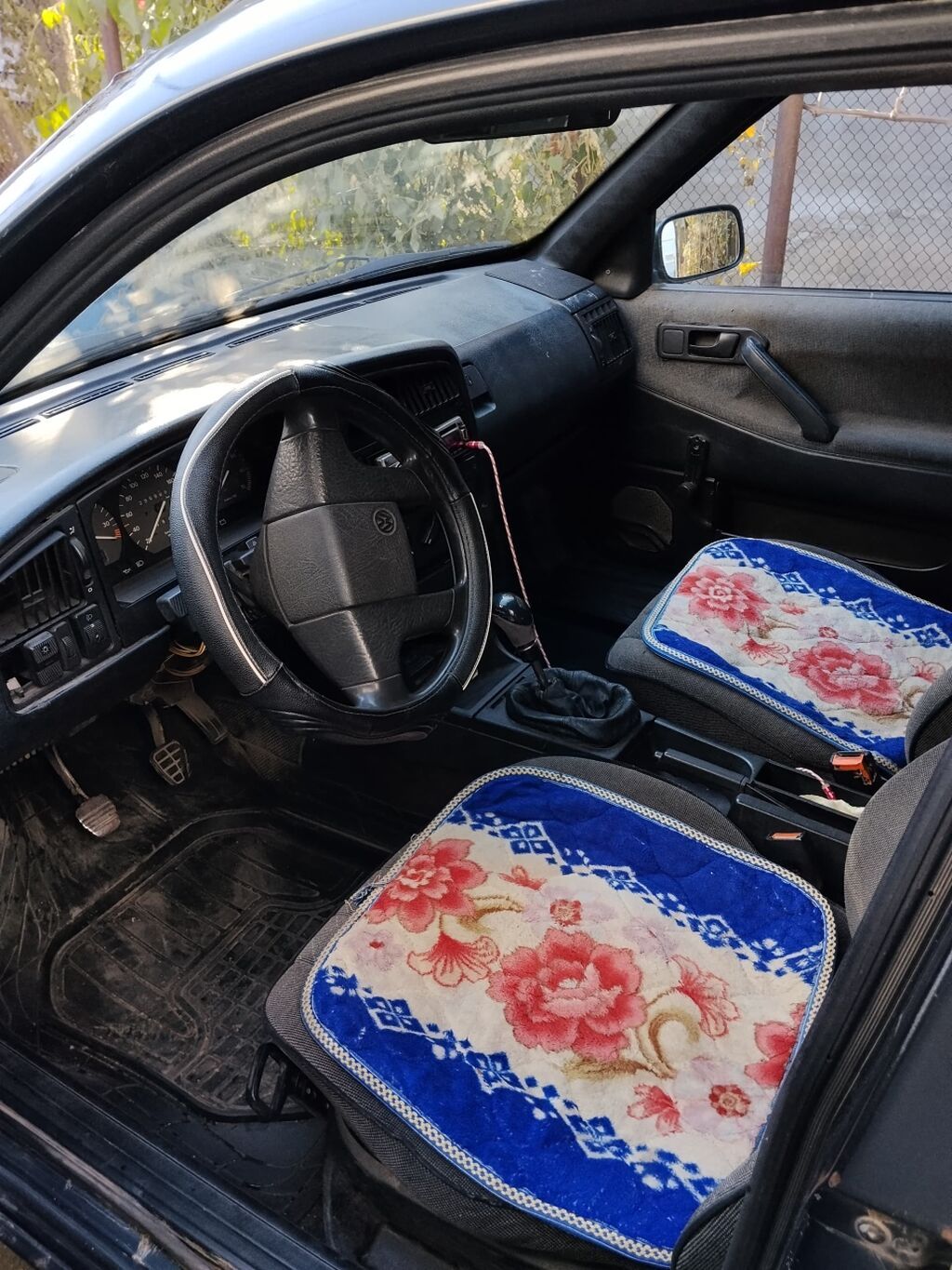 Volkswagen Passat: 1992 г., 2 л, Механика, Бензин, Универсал: фото 5