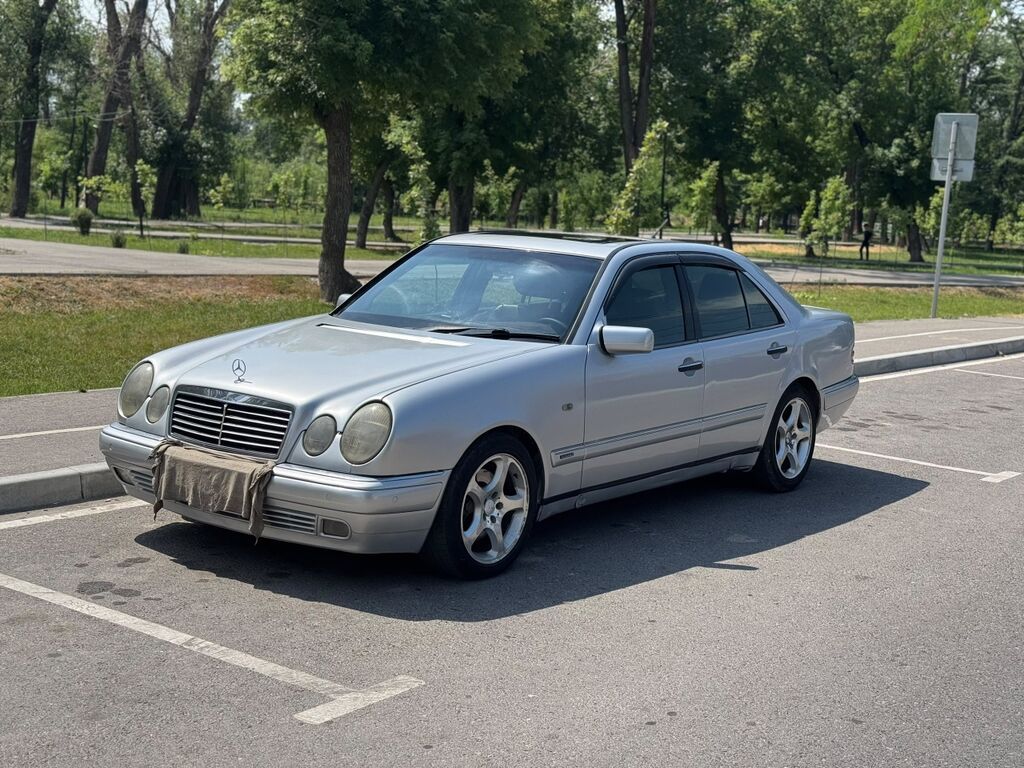 Mercedes-Benz E-Class: 1996 г., 4.2 л, Автомат, Бензин, Седан: фото 1
