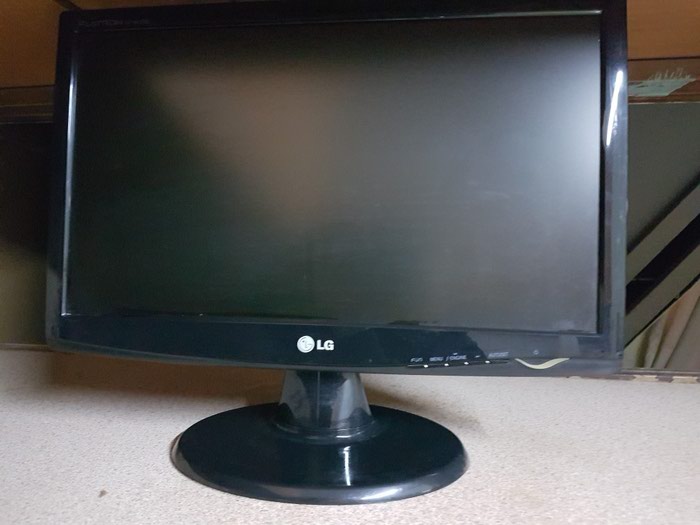 Desktop & Workstation Pc: Οθονεσ απο internet kafe + πληκτρολογιο + ποντικη ολλα μαζι σε lalafo.gr Οθονεσ απο internet kafe + πληκτρολογιο + ποντικη ολλα μαζι σε Αλιστράτη