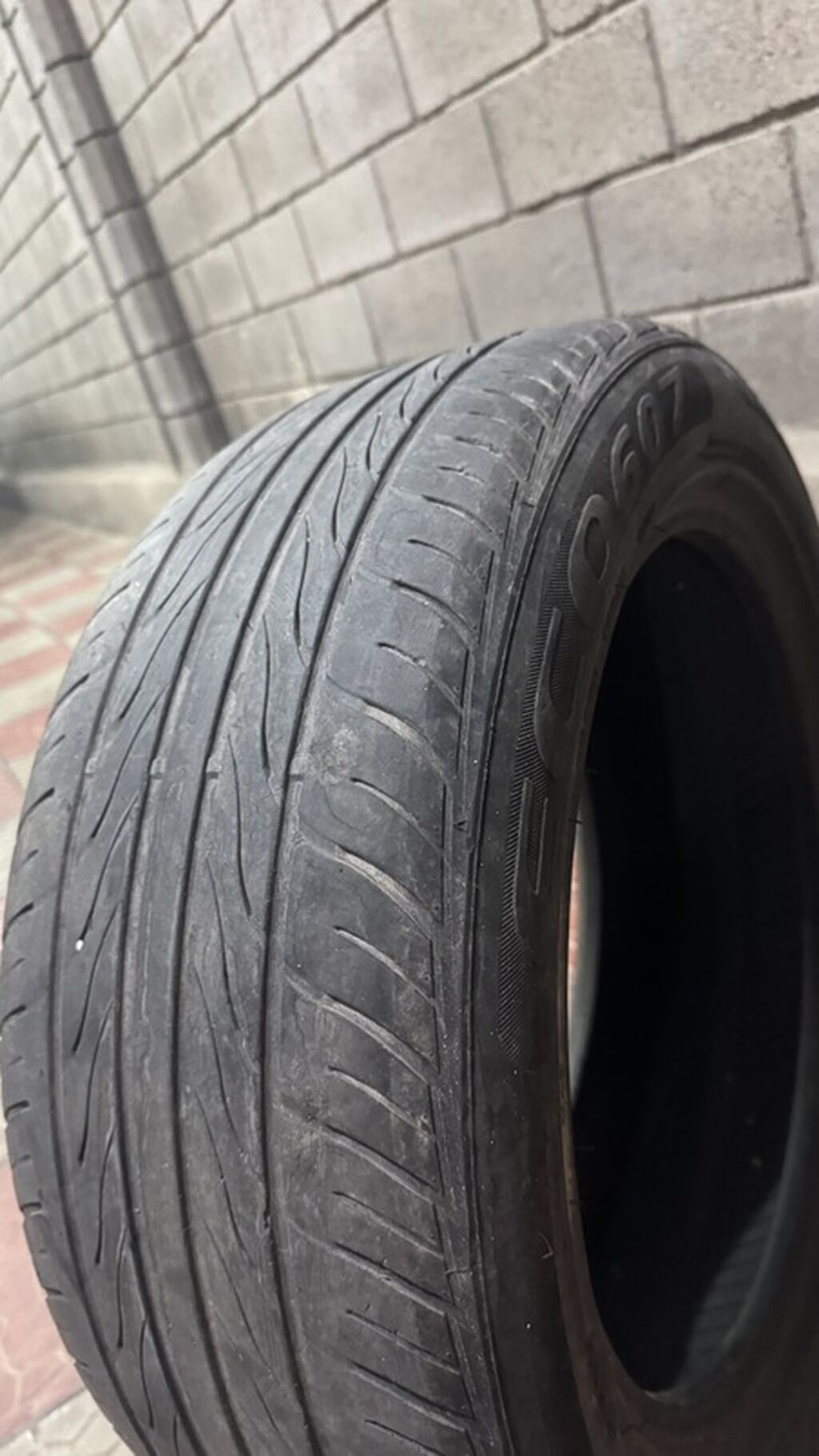 Три штуки шин Цена: 4500 сом - Размер: 215/55 ZR17 - Индекс: фото 7
