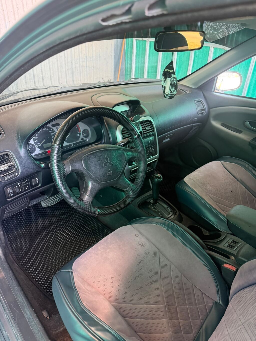 Mitsubishi Carisma: 2003 г., 1.6 л, Автомат, Бензин, Седан: фото 8