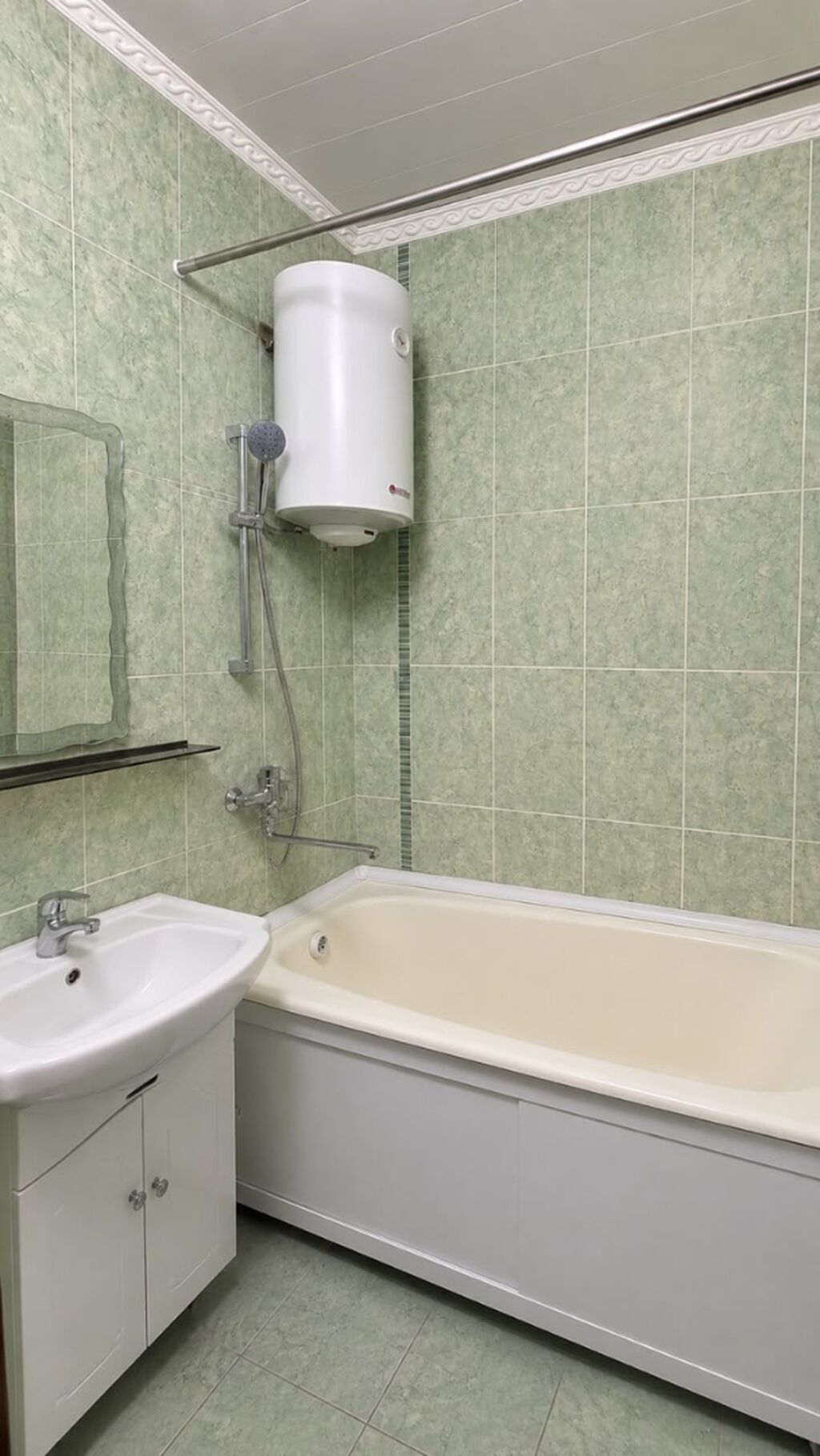 3 комнаты, 64 м², 5 мкр 105 серия, 3 этаж, Евроремонт: фото 4