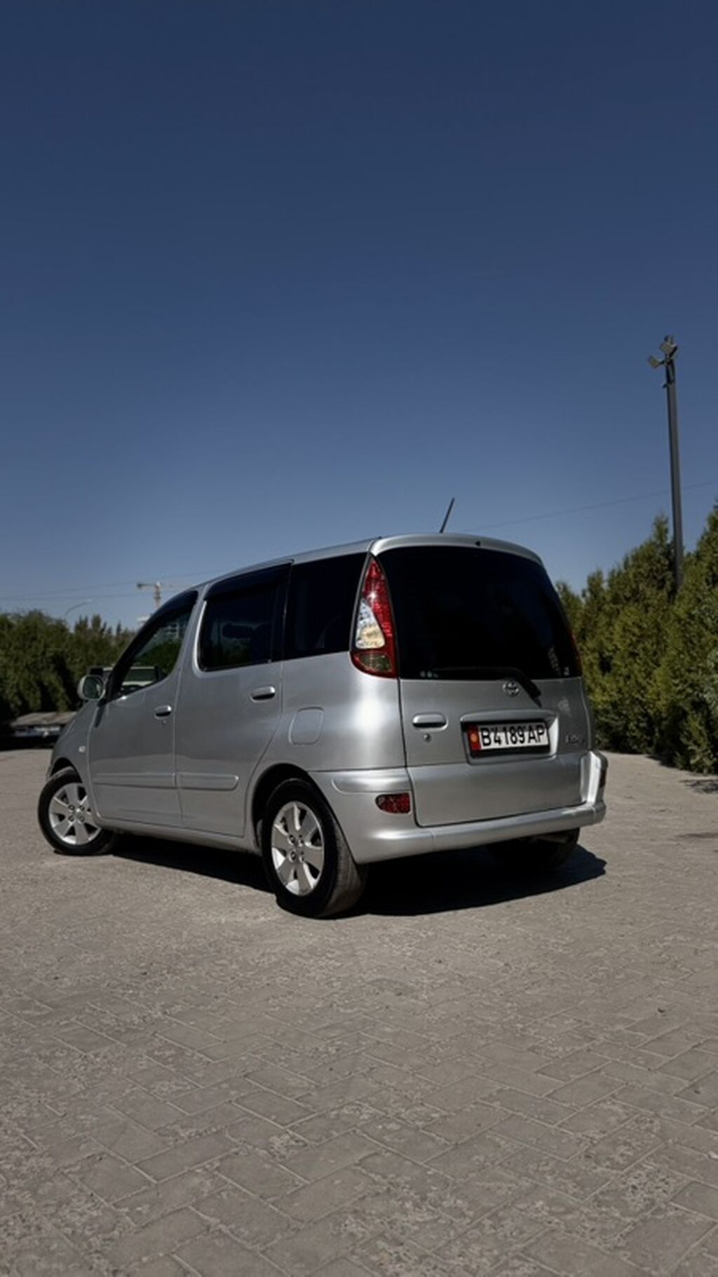 Toyota Funcargo: 2003 г., 1.3 л, Автомат, Бензин, Минивэн: фото 5