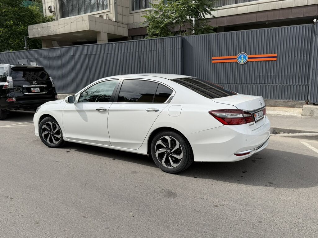 Honda Accord: 2017 г., 2.4 л, Вариатор, Бензин, Седан: фото 3