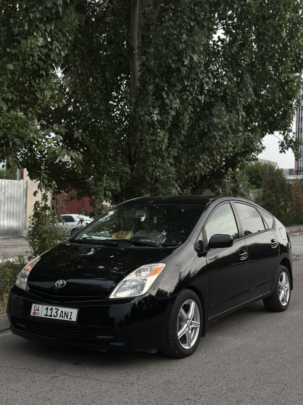 Toyota Prius: 2004 г., Автомат, Гибрид, Хэтчбэк: фото 4