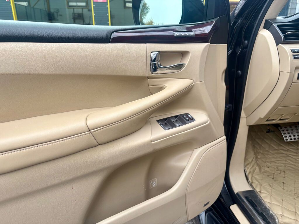 Lexus LX: 2010 г., 5.7 л, Автомат, Газ, Внедорожник: фото 7