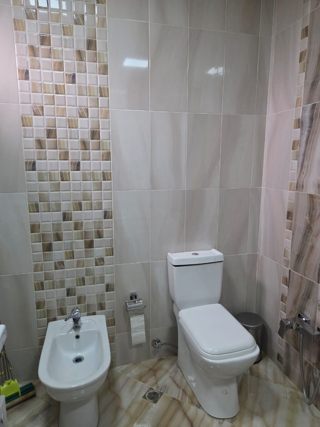 ✨ Bakıxanov Qəsəbəsində Obyekt Təyinatlı 3 Mərtəbəli, 9 Otaqlı Həyət