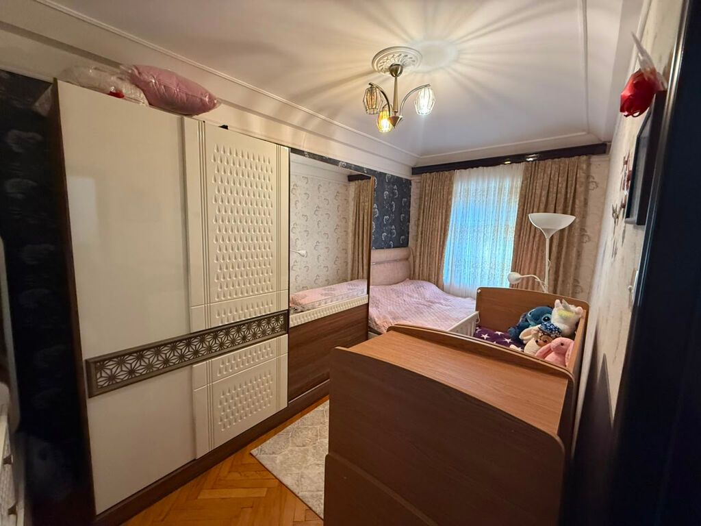 Bakı, 4 otaqlı, Köhnə tikili, 90 kv. m