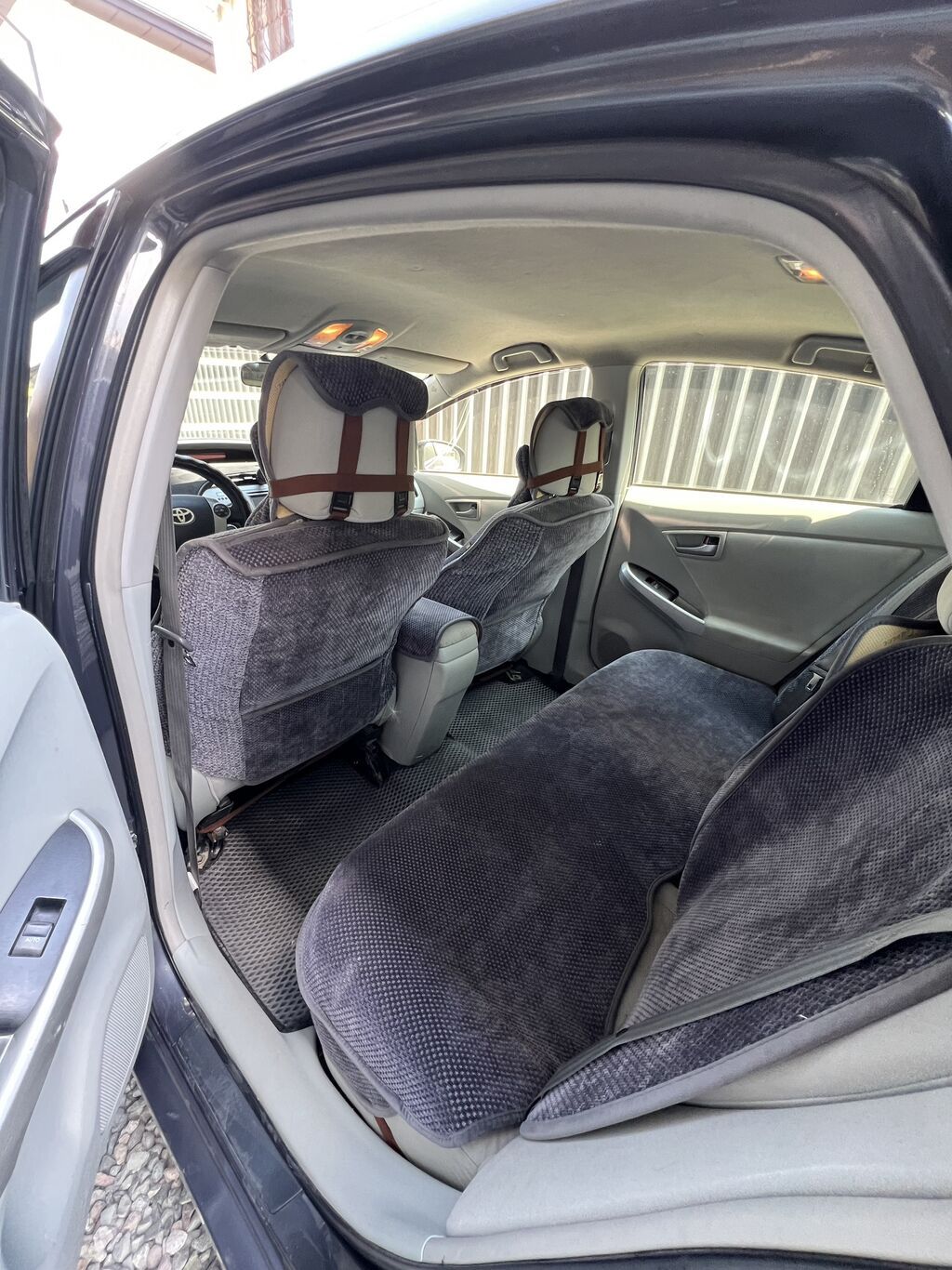 Toyota Prius: 2013 г., 1.8 л, Вариатор, Гибрид, Хэтчбэк: фото 5
