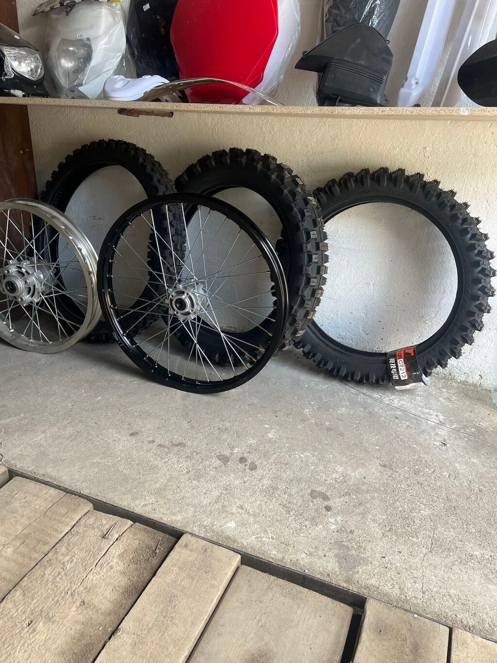 Диски и резина на эндуро .диски R18-6000R21 -5500.резина R18-21: фото 3