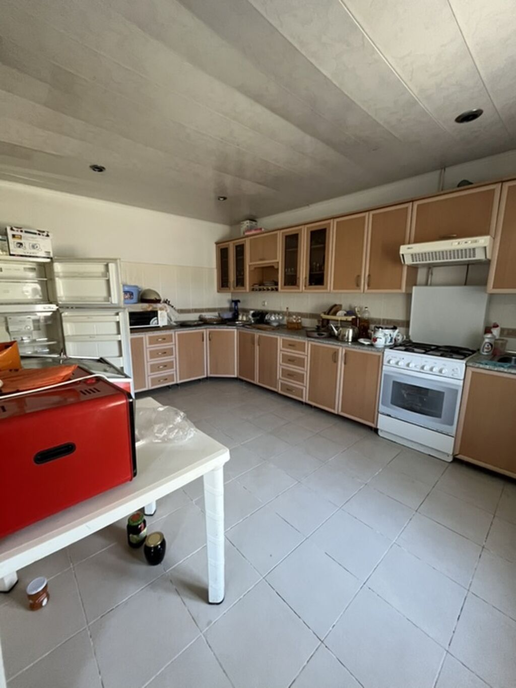 Saray 7 otaqlı, 260 kv. m, Orta təmir