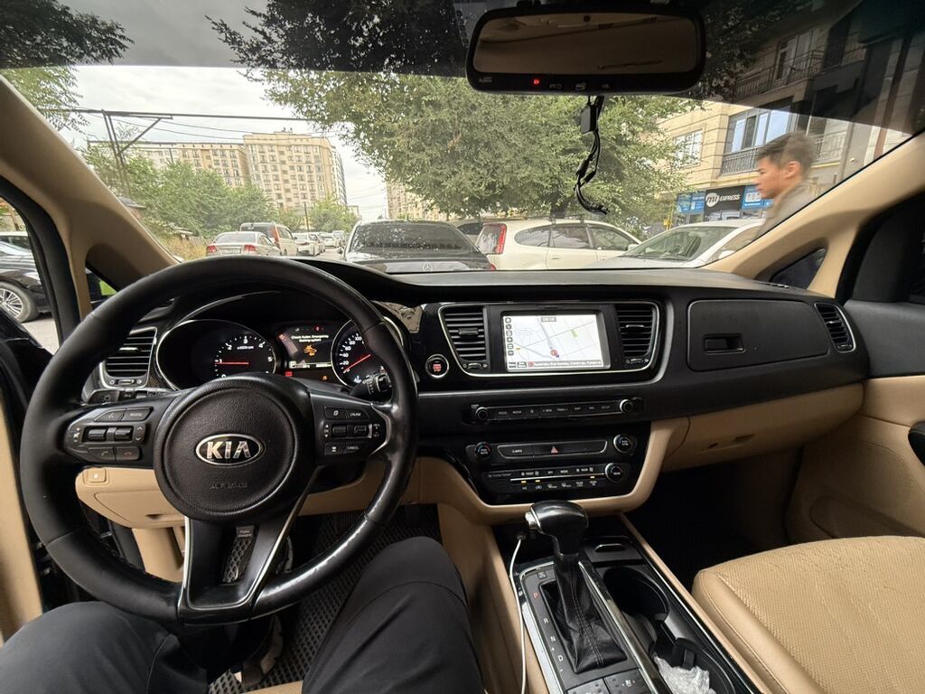Kia Carnival: 2017 г., 2.2 л, Автомат, Дизель, Минивэн: фото 4