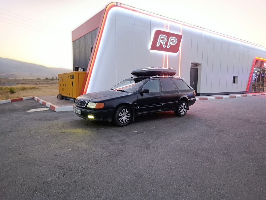 Audi 100: 1992 г., 2.3 л, Механика, Бензин, Универсал: фото 2