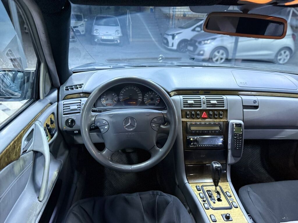 Mercedes-Benz E-Class: 2000 г., 3.2 л, Автомат, Бензин, Универсал: фото 5