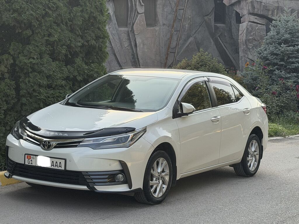 Toyota Corolla: 2017 г., Бензин, Седан: фото 1