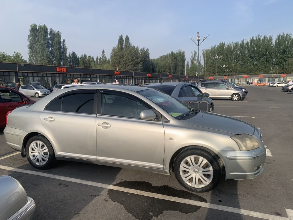 Toyota Avensis: 2003 г., 2 л, Автомат, Бензин, Седан: фото 2