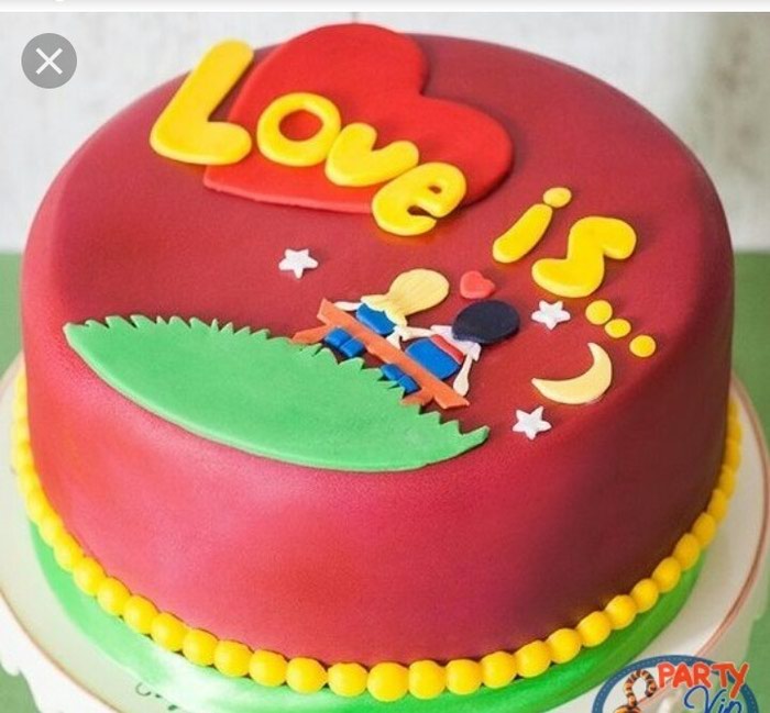 Торт 12 кг. Торт Лове. Торт на 14 февраля Love is. Торт лав ИС. Love is торты круглые.