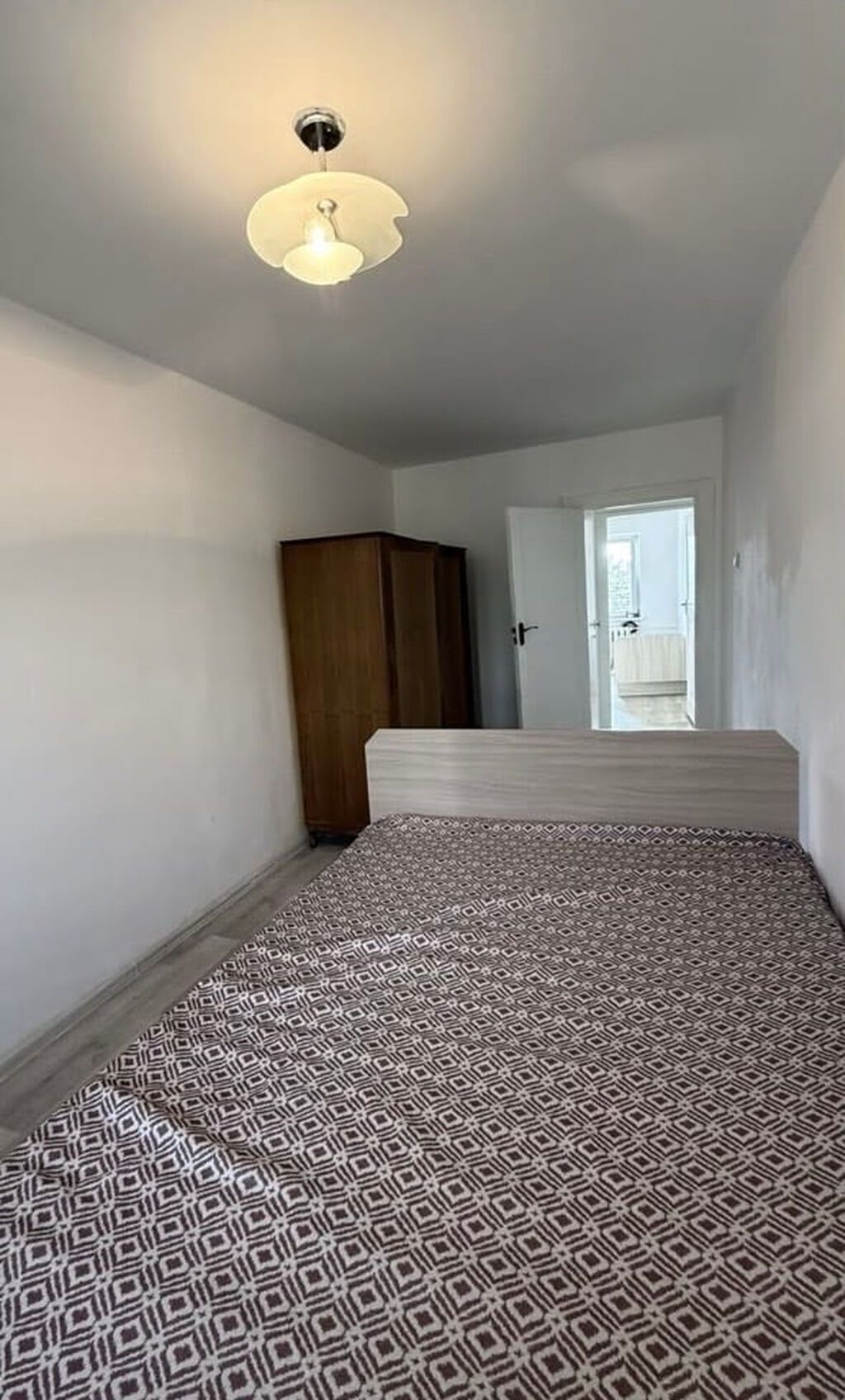 3 комнаты, 58 м², 4 мкр 104 серия, 4 этаж, Косметический ремонт: фото 5