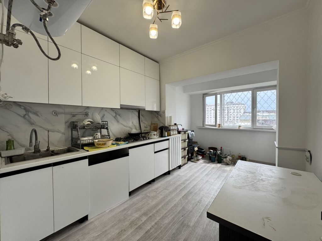 3 комнаты, 69 м², Индивидуалка, 9 этаж, Косметический ремонт: фото 2