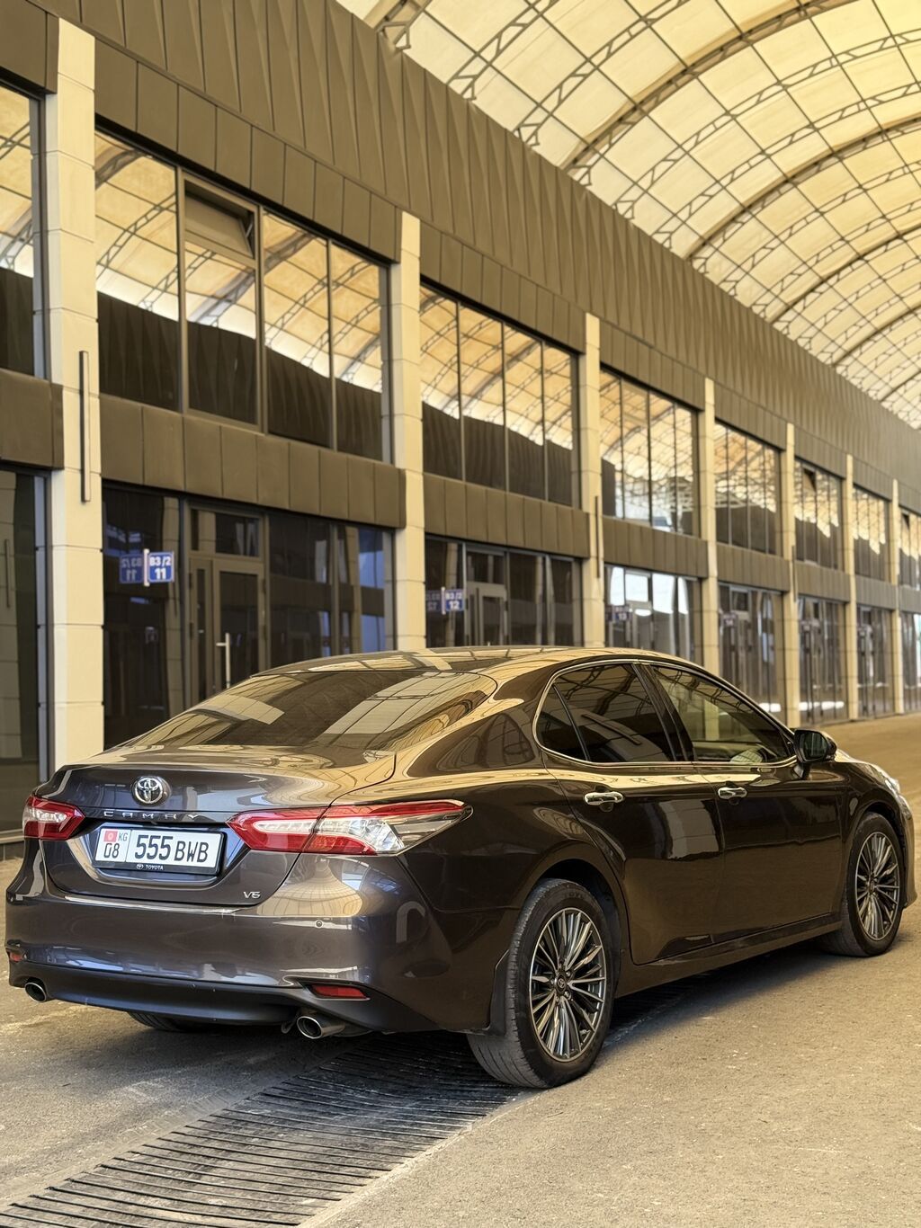 Toyota Camry: 2018 г., 3.5 л, Автомат, Бензин, Седан: фото 6