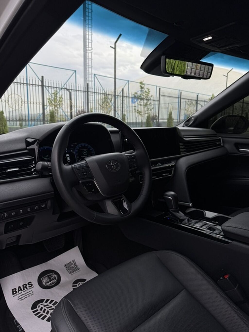 Toyota Camry: 2025 г., 2.5 л, Автомат, Гибрид, Седан: фото 4