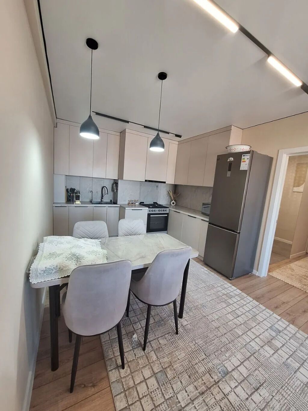 3 комнаты, 77 м², ул. Гагарина 6 этаж, Евроремонт: фото 3