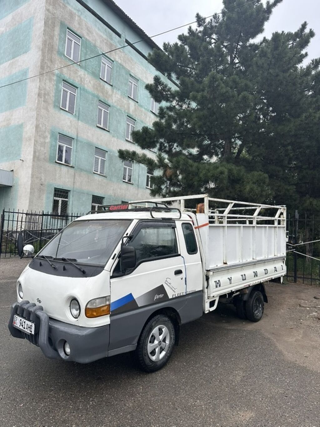 Hyundai Porter (узкая кабина) — компактный бортовой грузовик — фото 2