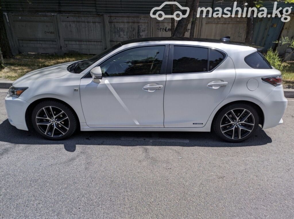 Lexus CT: 2016 г., 2 л, Вариатор, Гибрид, Хэтчбэк: фото 3