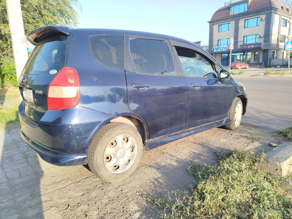 Honda Fit: 2002 г., 1.3 л, Вариатор, Бензин, Хэтчбэк: фото 6