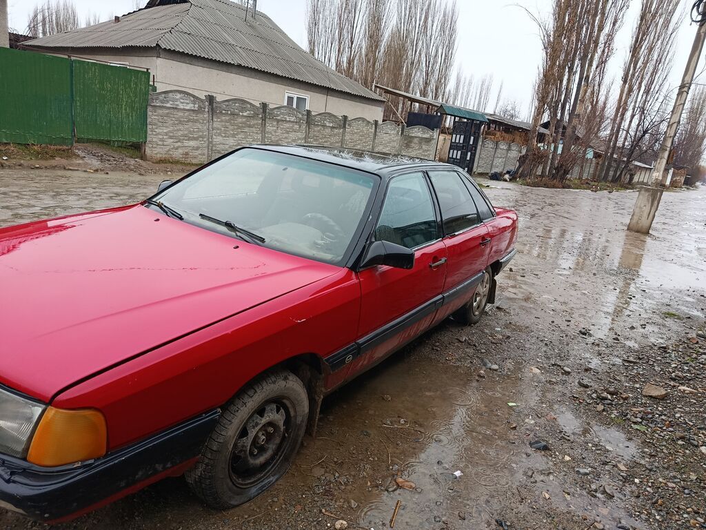 Audi 100