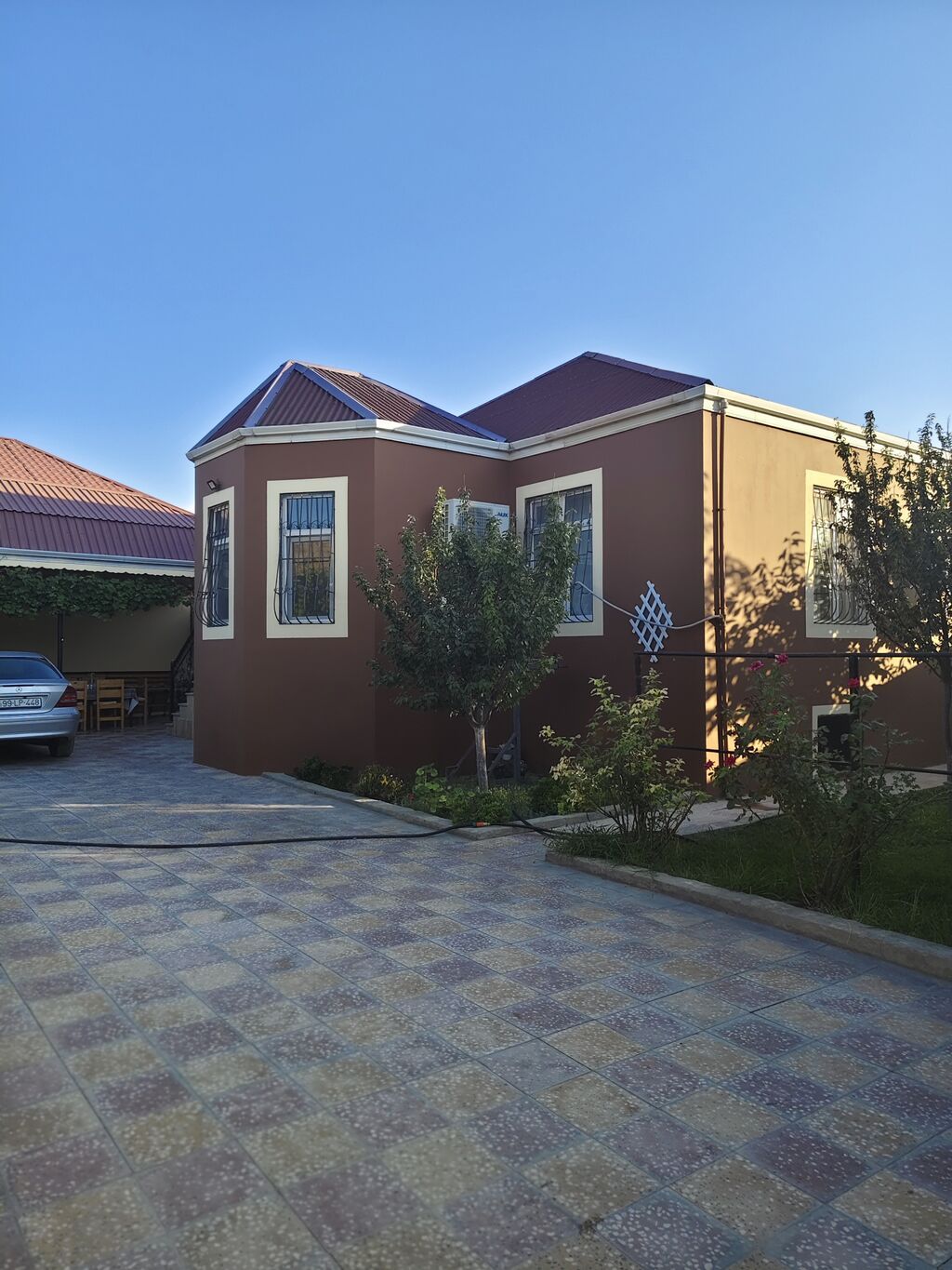 4 otaqlı, 100 kv. m, Orta təmir