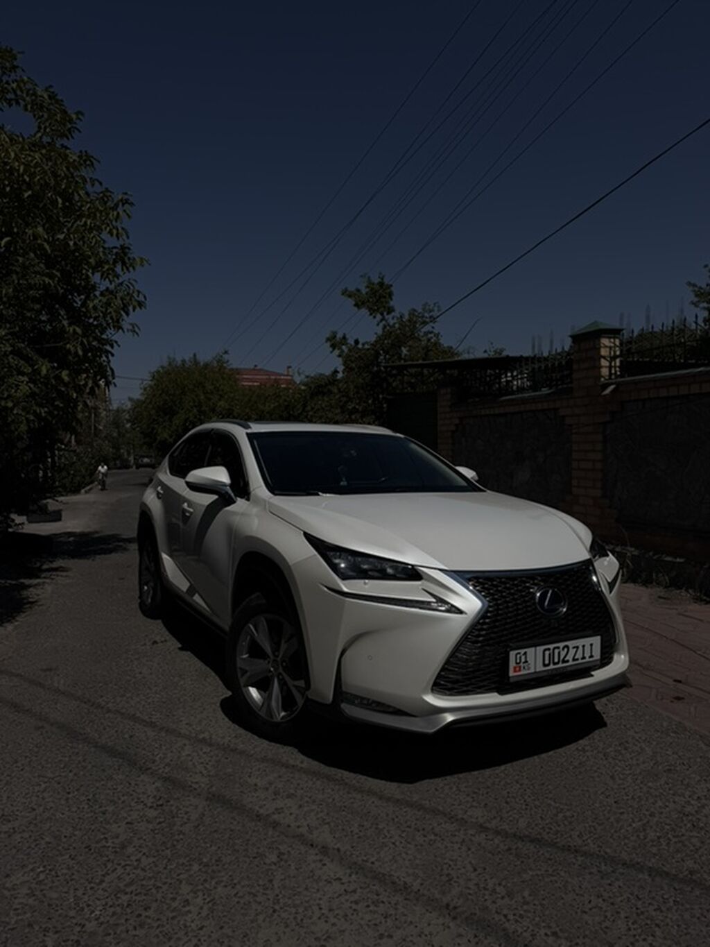 Lexus NX: 2017 г., 2.5 л, Автомат, Бензин, Кроссовер: фото 2