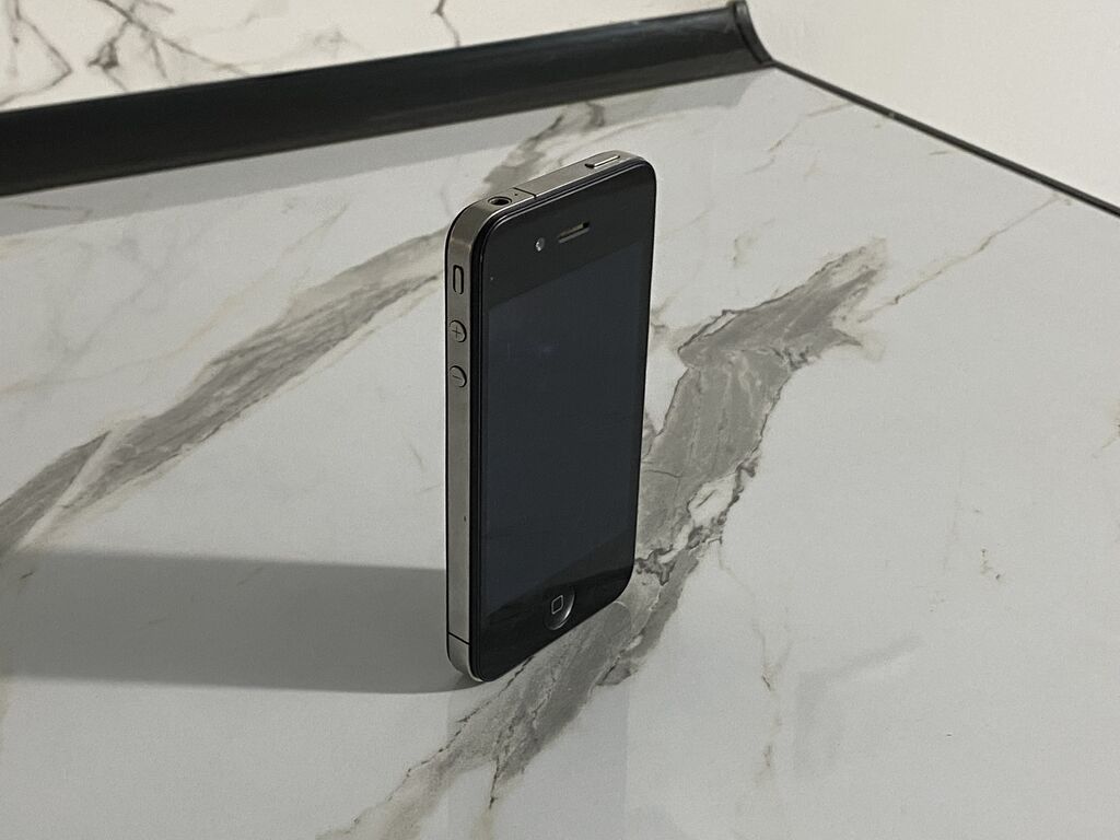 IPhone 4 16gb (черный) Состояние хорошее Все работает идеально — фото 2