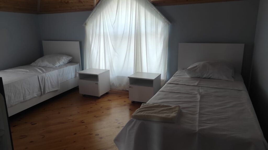 200 kv. m, 5 otaqlı, Kombi, Qaz, İşıq