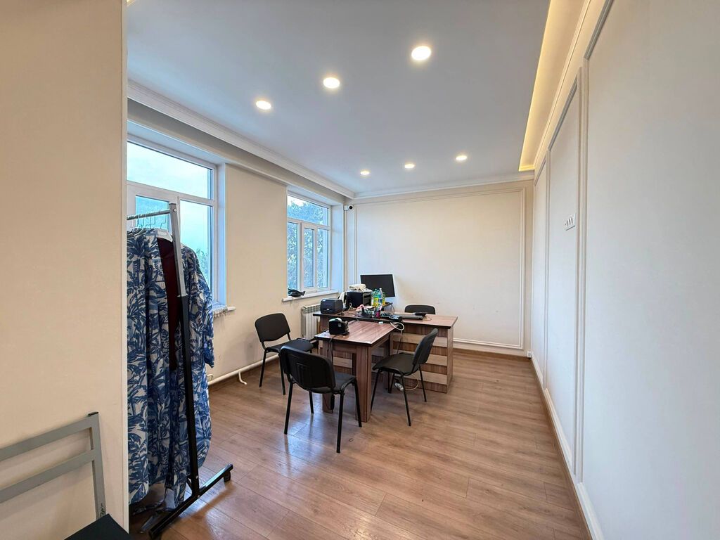 ул. Юсупа Абдрахманова Этажи 4/4 750м² Продаю коммерческое здание: фото 4