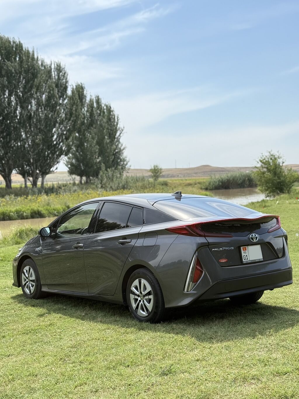 Toyota Prius: 2018 г., 1.8 л, Автомат, Гибрид, Лифтбек: фото 4