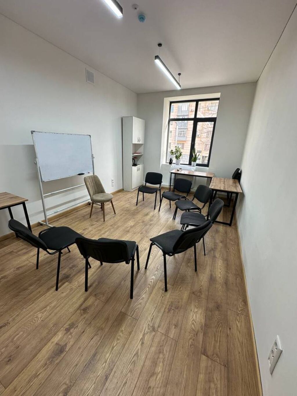 Кабинет Для тренингов В бизнес центре, 21 м², Промежуточный этаж, Долгосрочно, Почасово, С оборудованием: фото 5