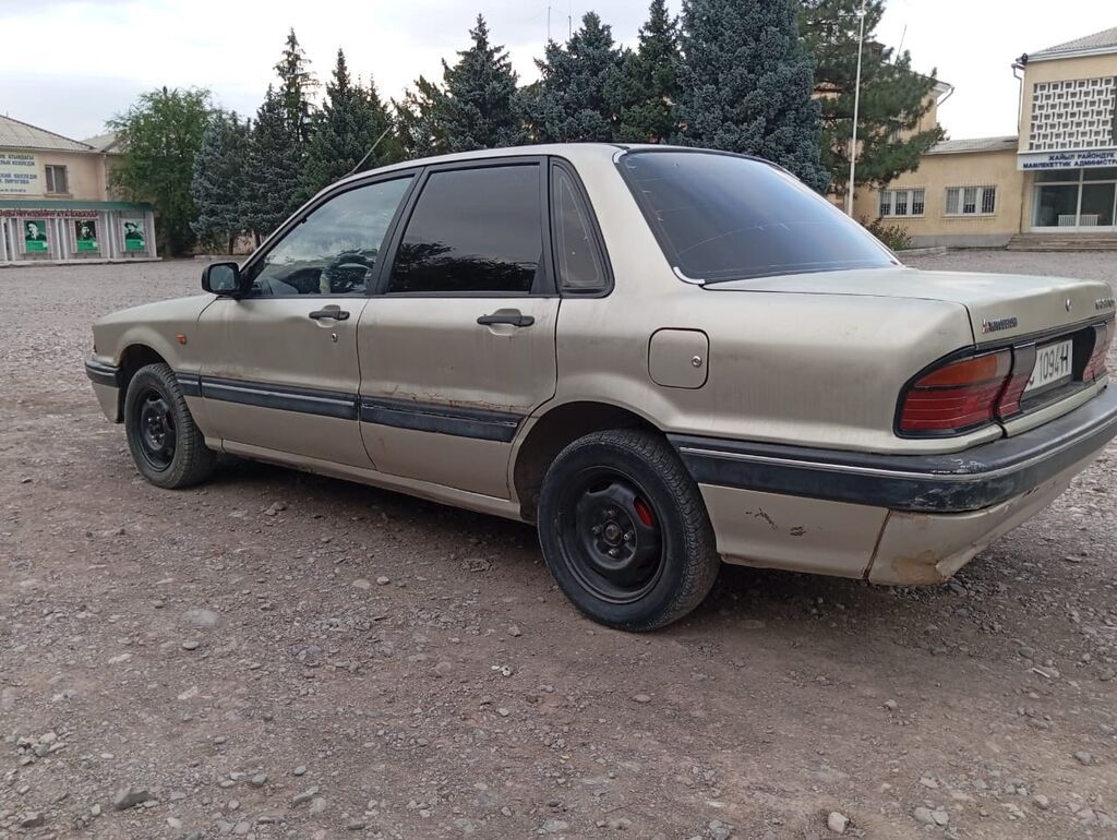 Mitsubishi Galant: 1988 г., 1.8 л, Механика, Бензин, Седан: фото 4
