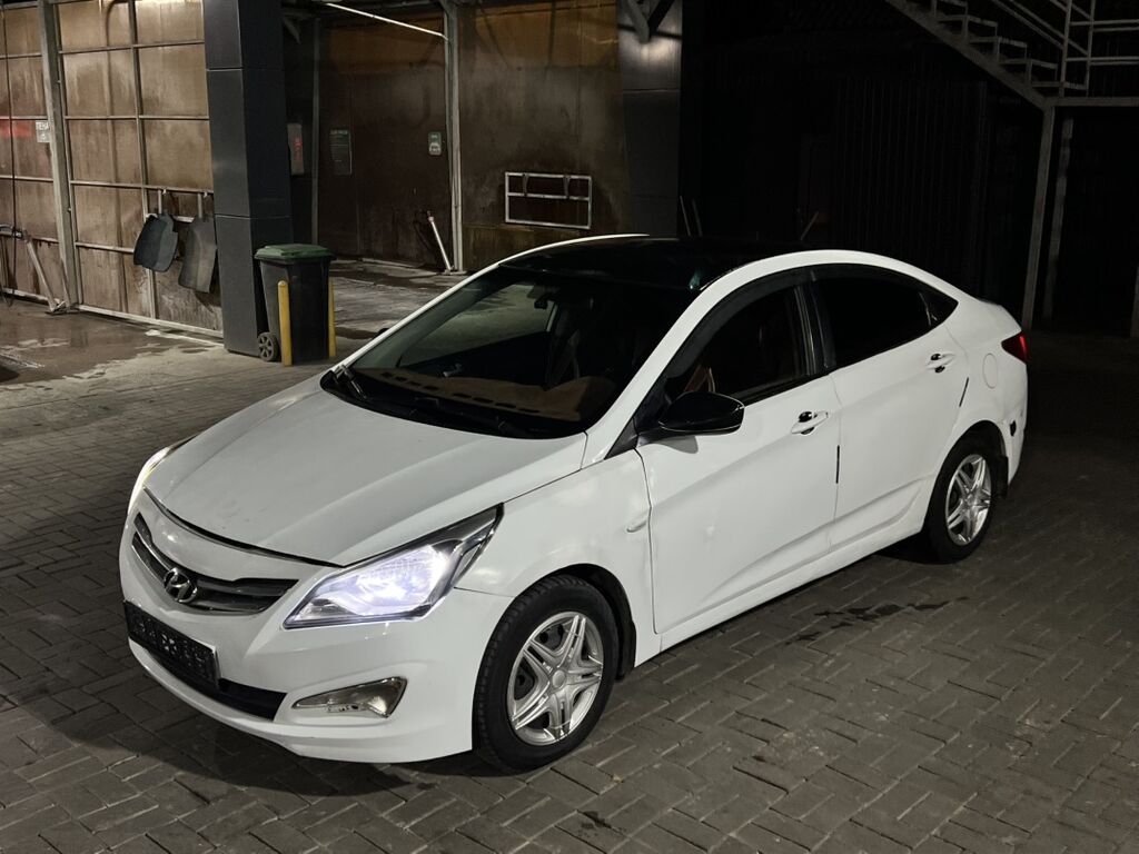 Hyundai Solaris: 2015 г., 1.4 л, Автомат, Бензин, Седан: фото 3