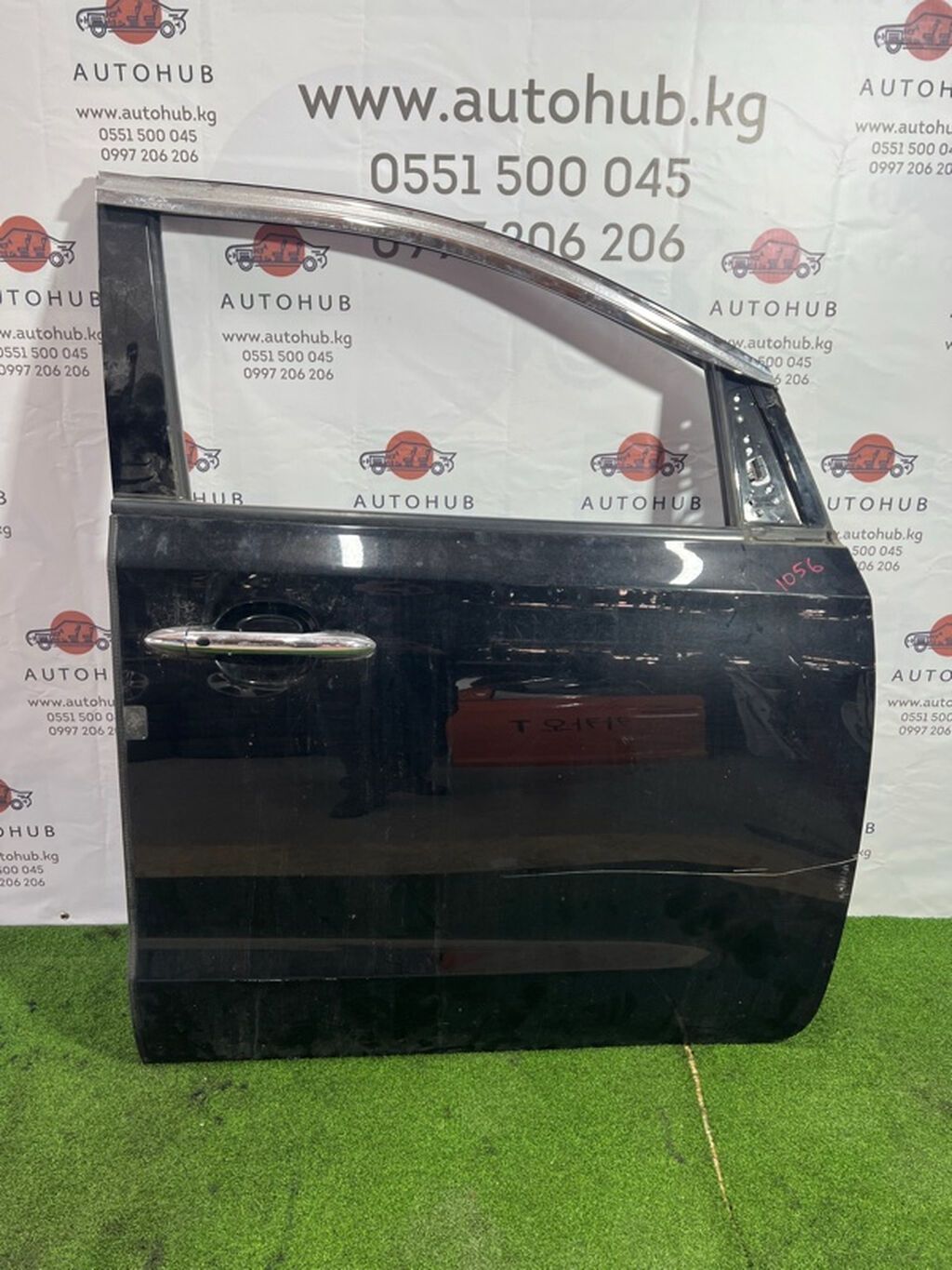 Передняя правая дверь Kia Carnival