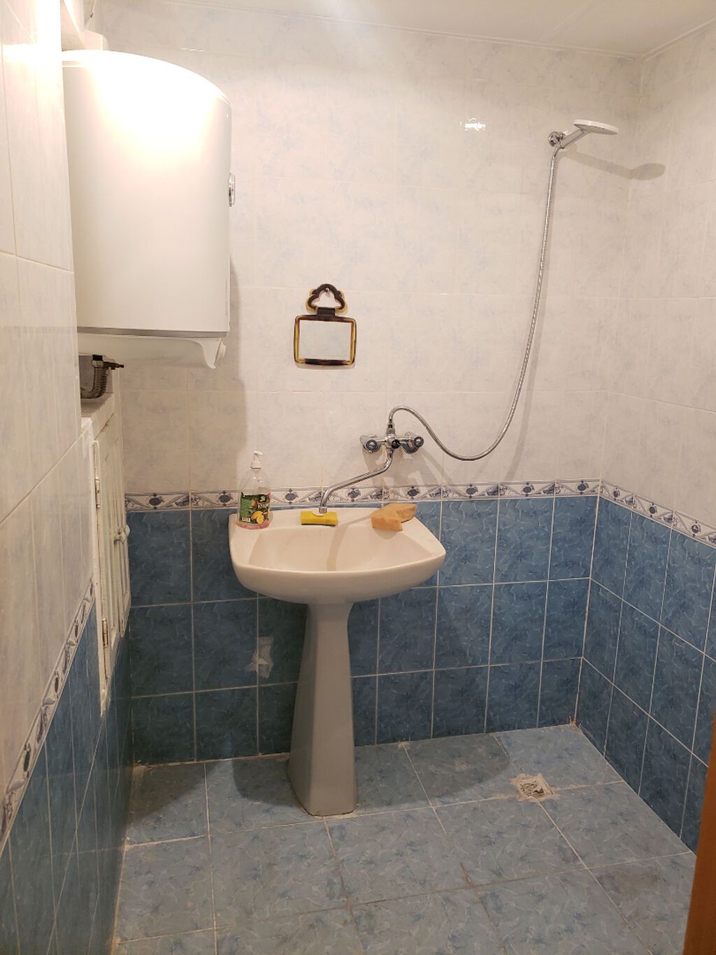 Binəqədi rayonu, 9-cu mikrorayon, Mircəlal küçəsində 4 otaqlı ofis