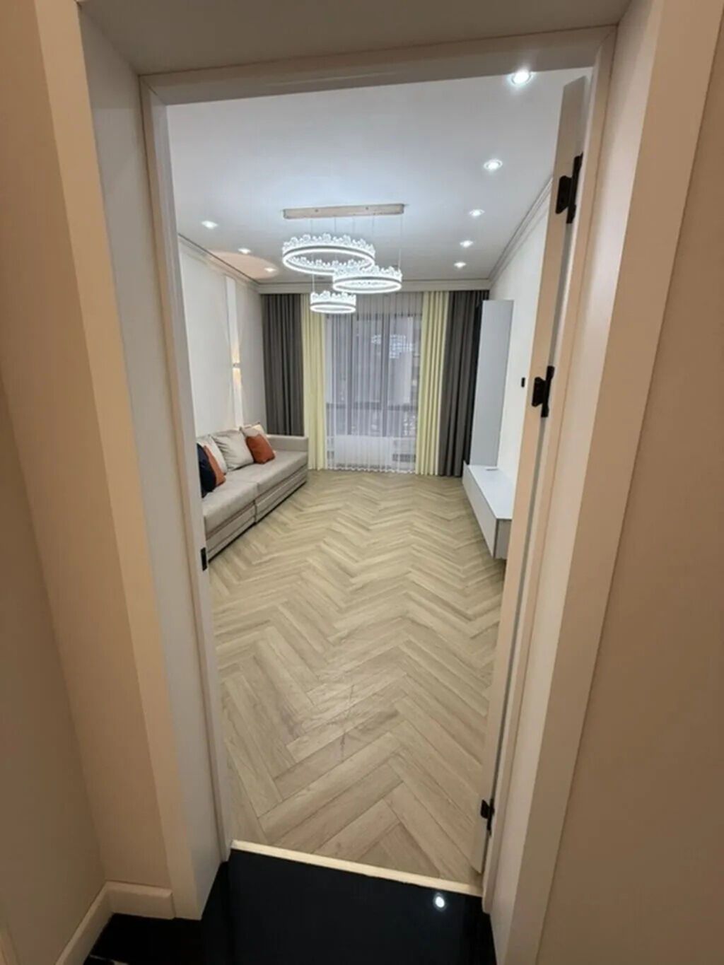 2 комнаты, 77 м², Асанбай мкр Элитка, 2 этаж, Дизайнерский ремонт: фото 3